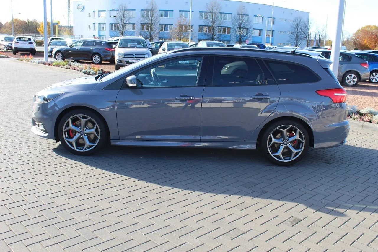 Ford Focus ST 2.0 Ecoboost...  Image 8