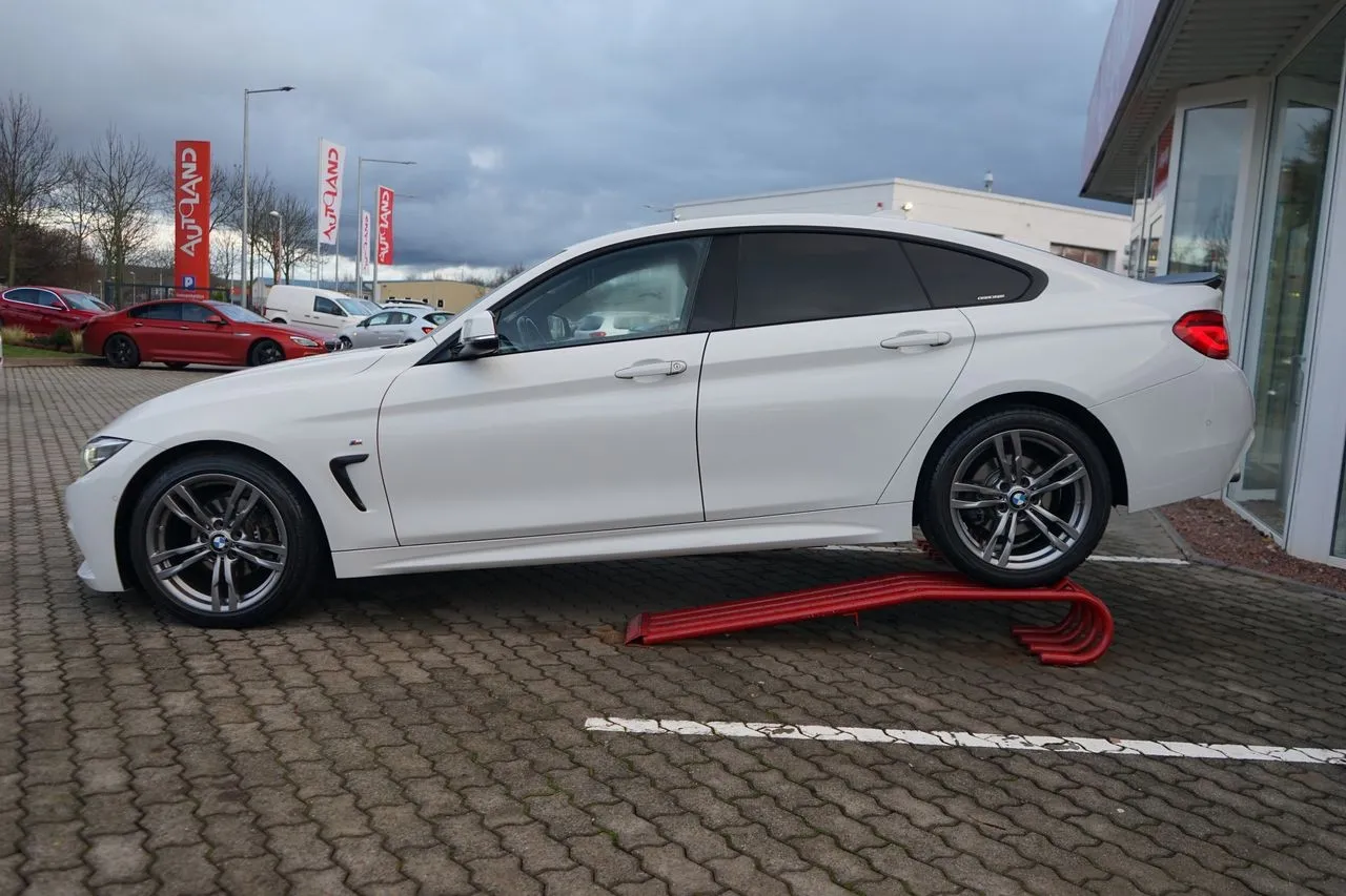 BMW 4er Reihe 420i M Sport...  Image 3